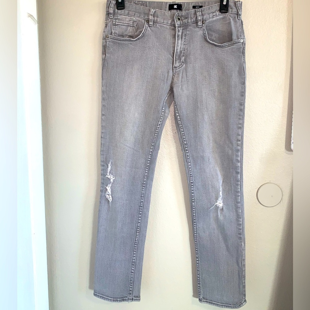 DC Brand Gray Skinny Jeans distressed at the knees size 32x30 Cotton pants